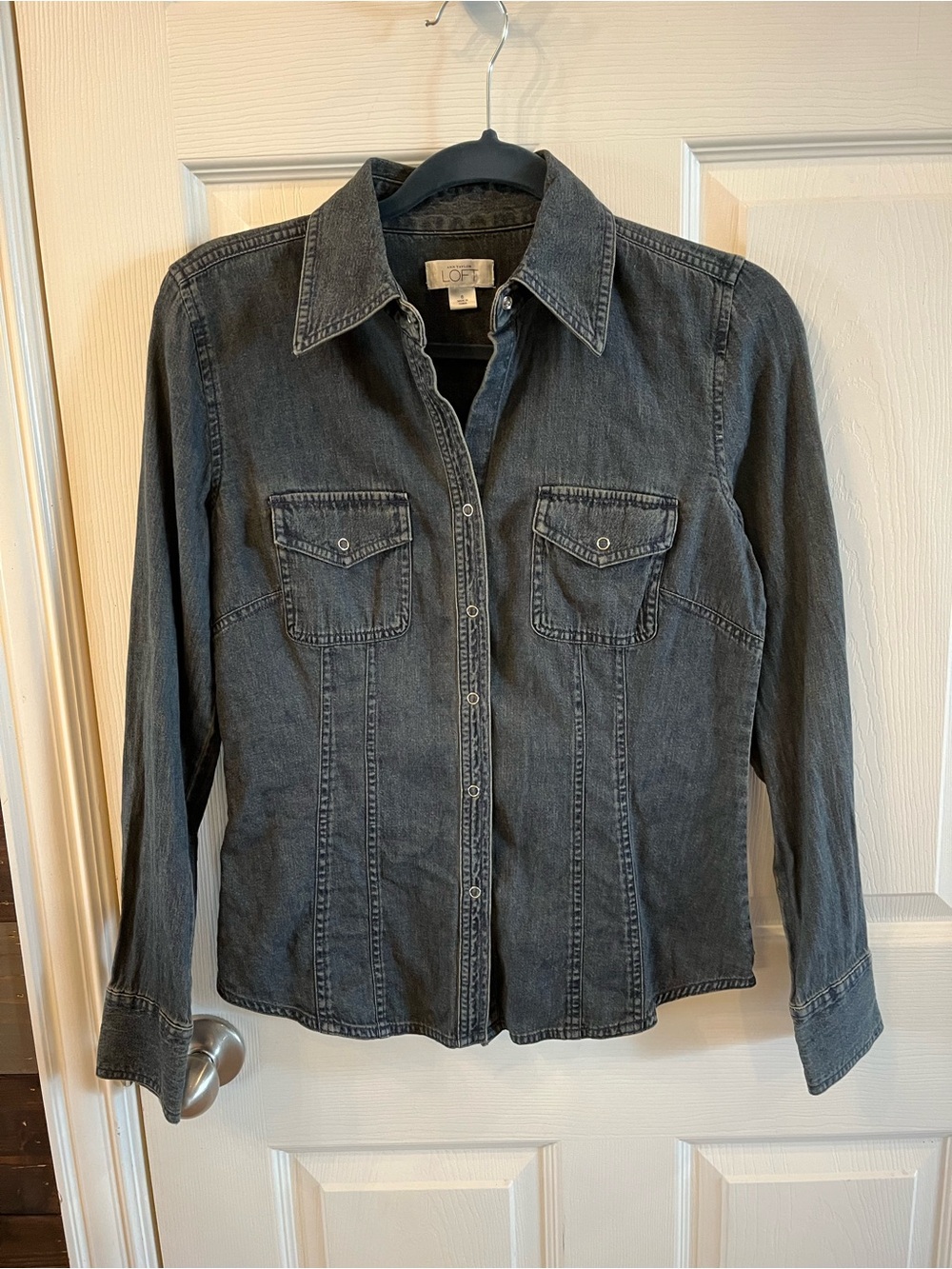 LOFT Women’s Coastal Cowgirl Americana Grey Washed 100% Cotton Denim Shirt, 6